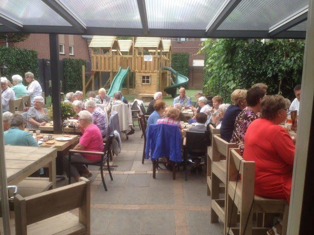 Hotel Bij Verhoeven Zevenbergen Bagian luar foto